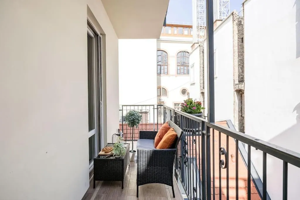 Relaxing Spacious Balcony Super Central Near Opera Budapest 0*,