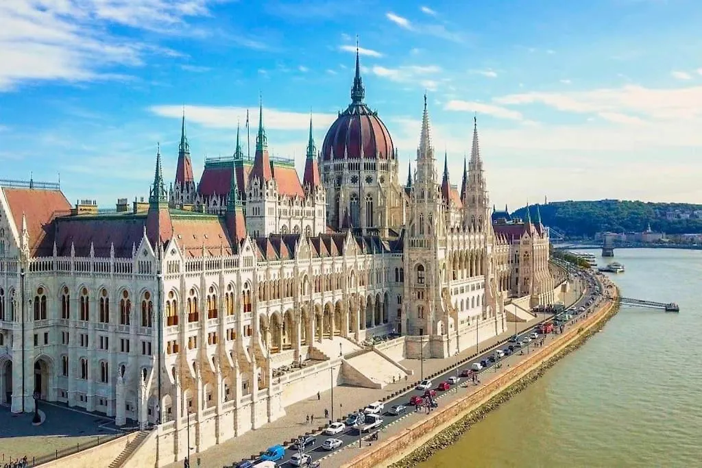Relaxing Spacious Balcony Super Central Near Opera Budapest